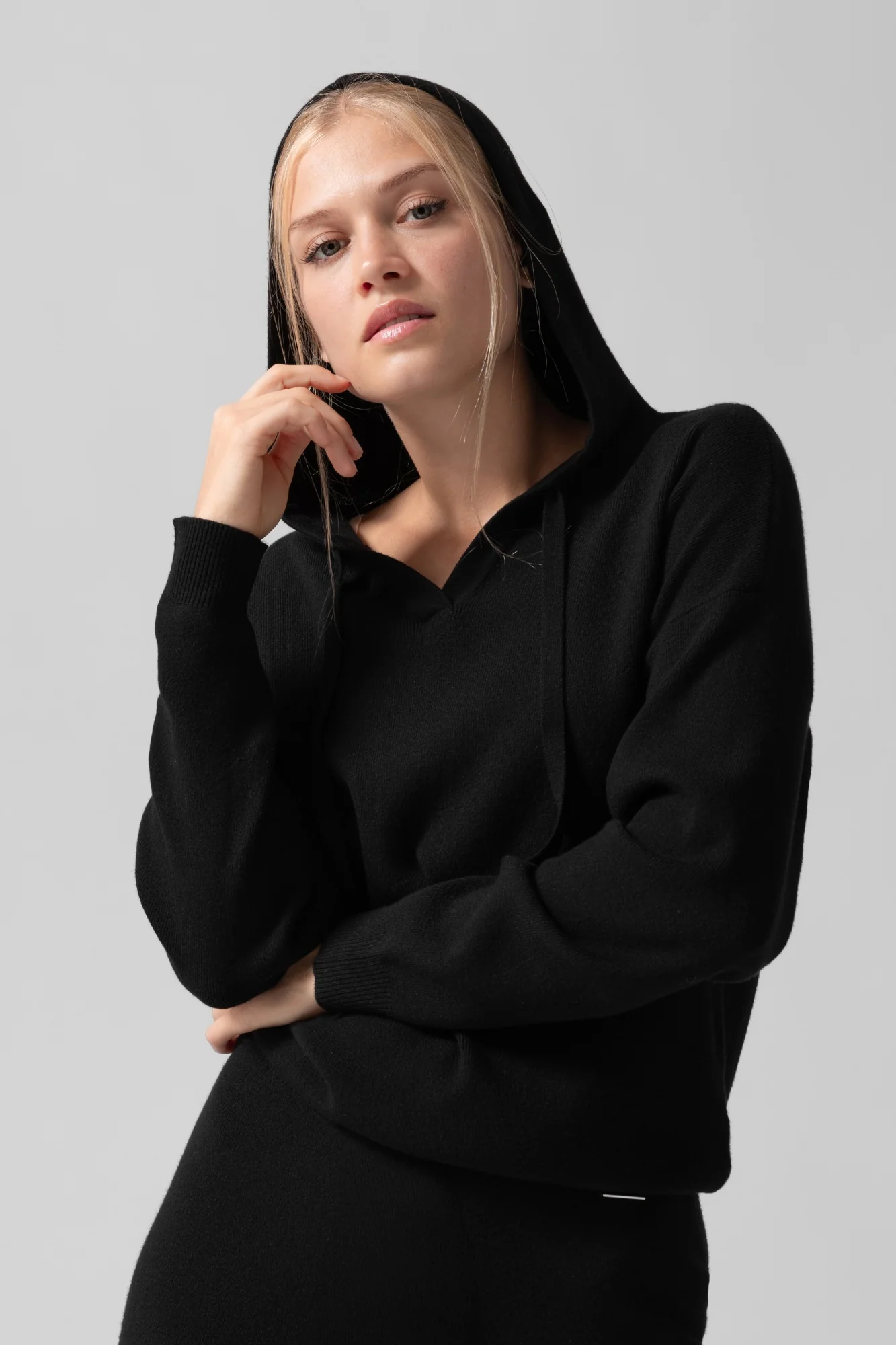 Úpletová mikina s kapucí Krysten - Image 4