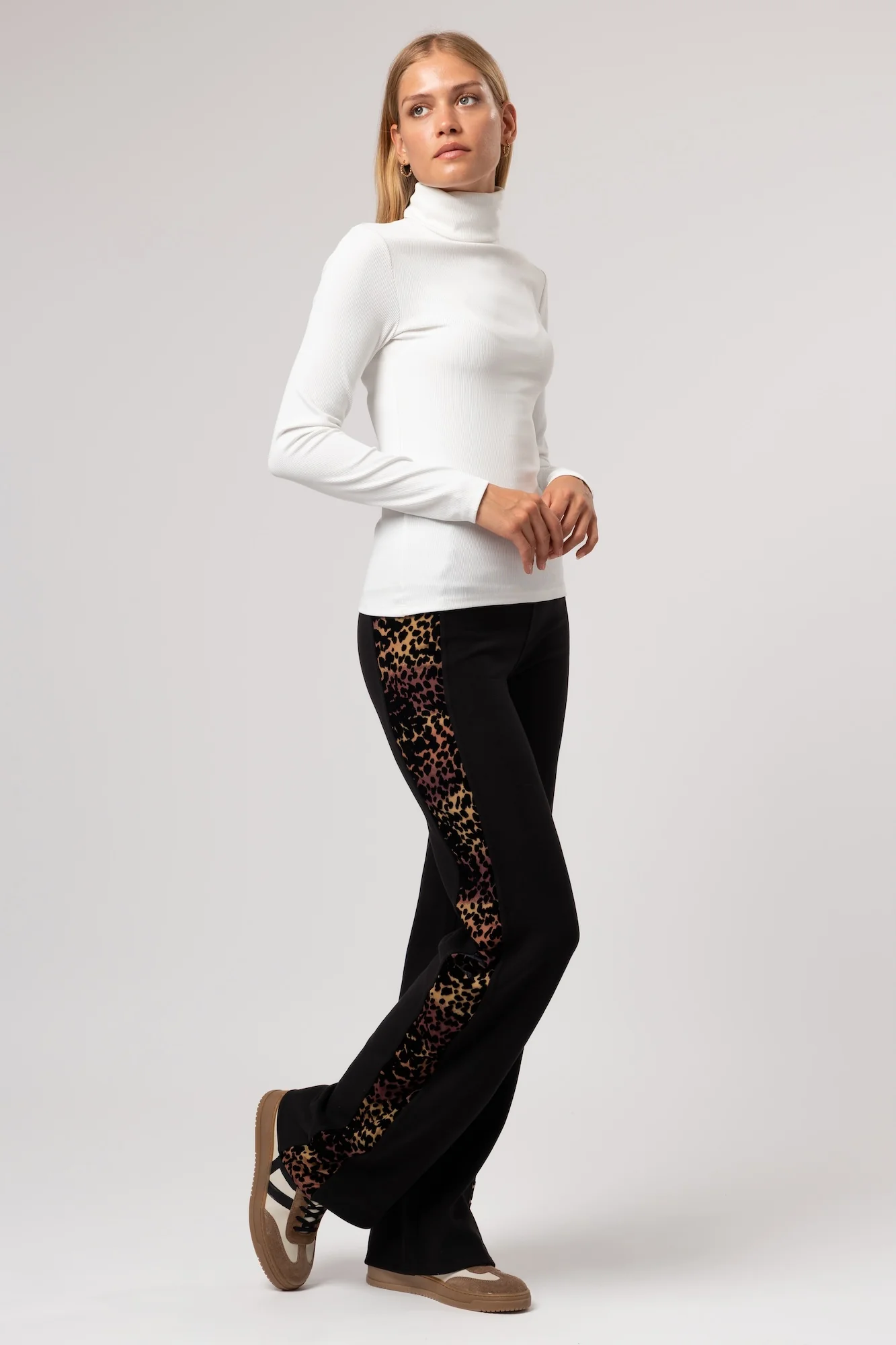 Supercomfort Relaxed Neri - Image 7